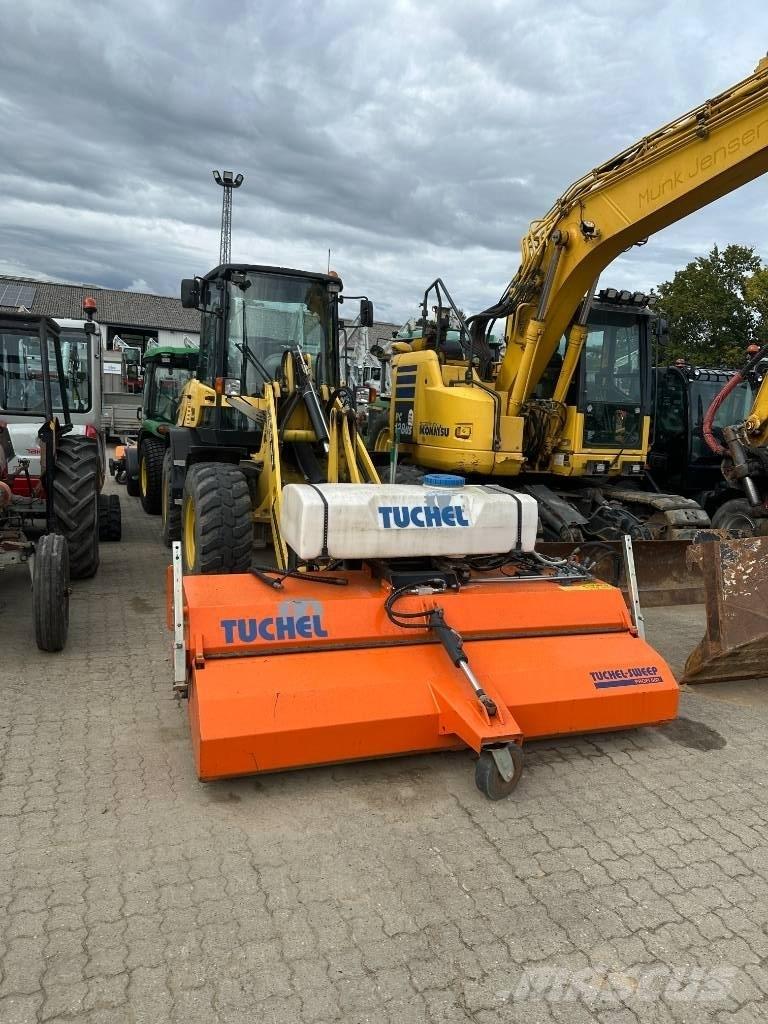 Yanmar V 100 لوادر صغيرة