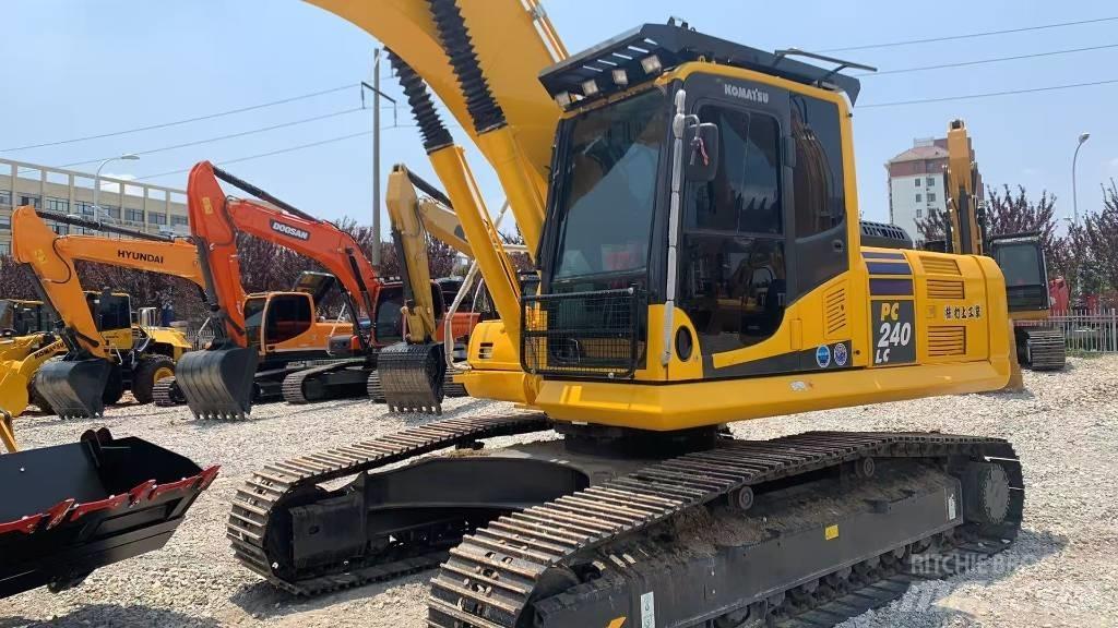 Komatsu PC 240 حفارات زحافة