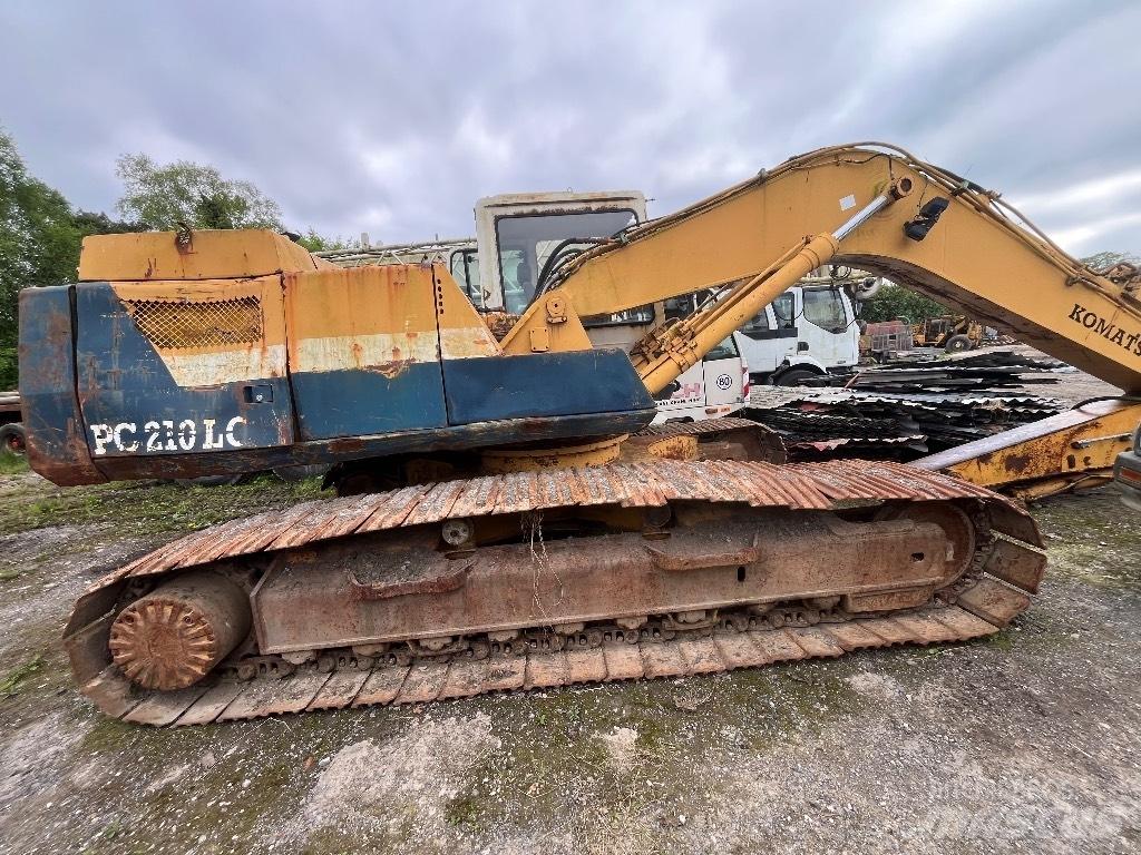 Komatsu PC 210-5 حفارات زحافة