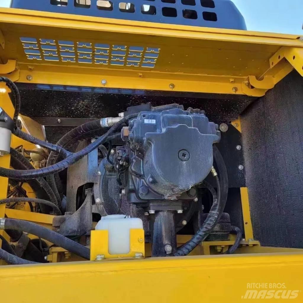 Komatsu PC 450 حفارات زحافة