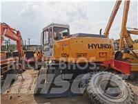Hyundai R130WD حفارات بعجل
