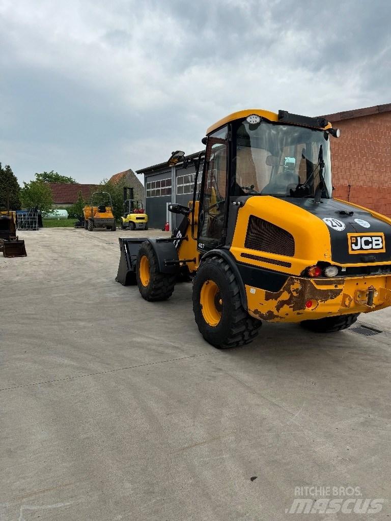 JCB 407 لوادر بعجل