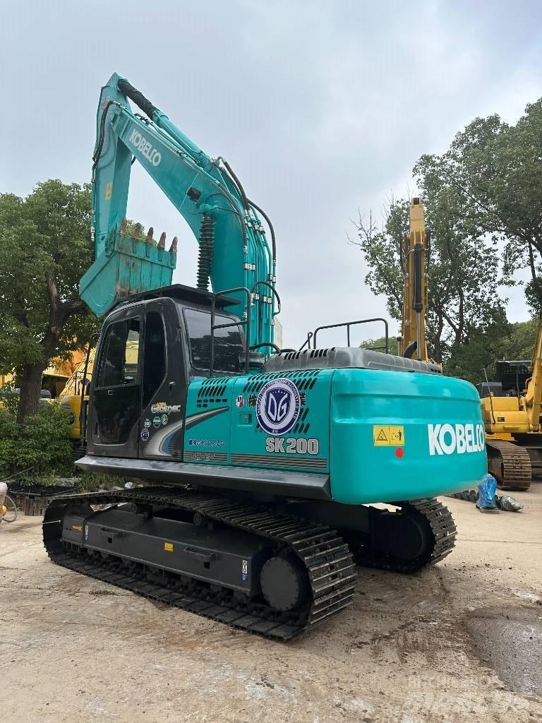 Kobelco SK 200 حفارات زحافة