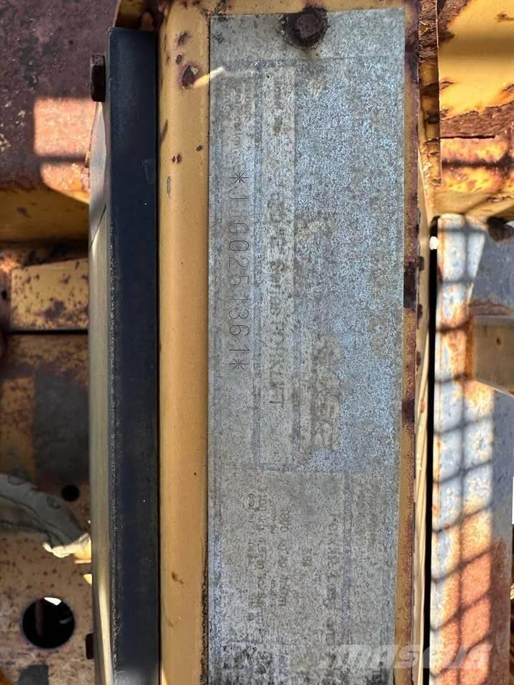 CASE 586E شاحنات ذات رافعات شوكية - أخرى