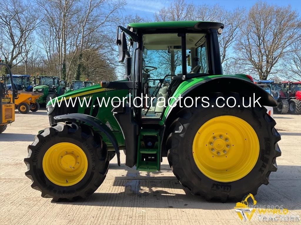 John Deere 6100 M الجرارات