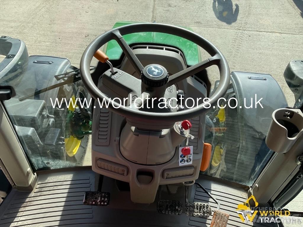 John Deere 6100 M الجرارات