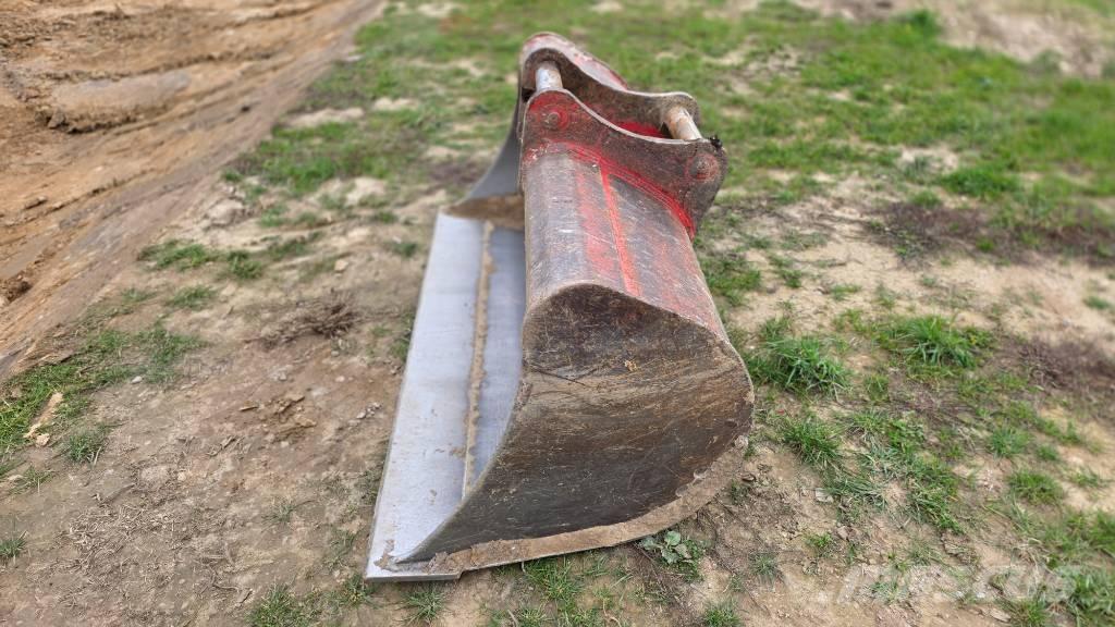 Takeuchi TB 2150 حفارات زحافة