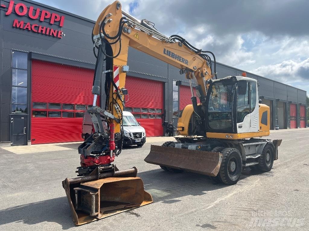 Liebherr A 918 Comp حفارات بعجل