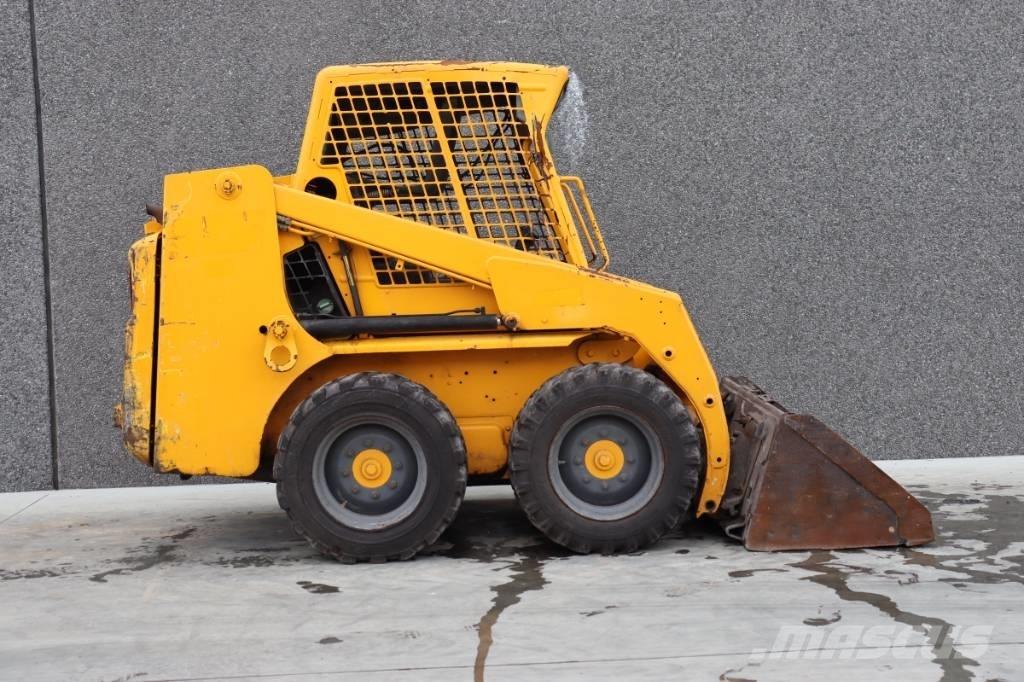 Bobcat S 130 لوادر صغيرة