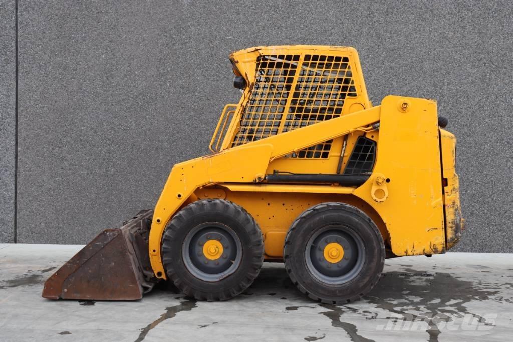 Bobcat S 130 لوادر صغيرة