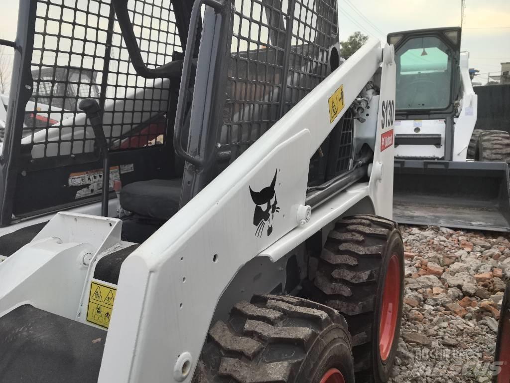 Bobcat S 130 لوادر انزلاقية التوجيه