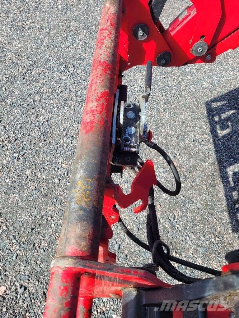 Massey Ferguson 5445 الجرارات
