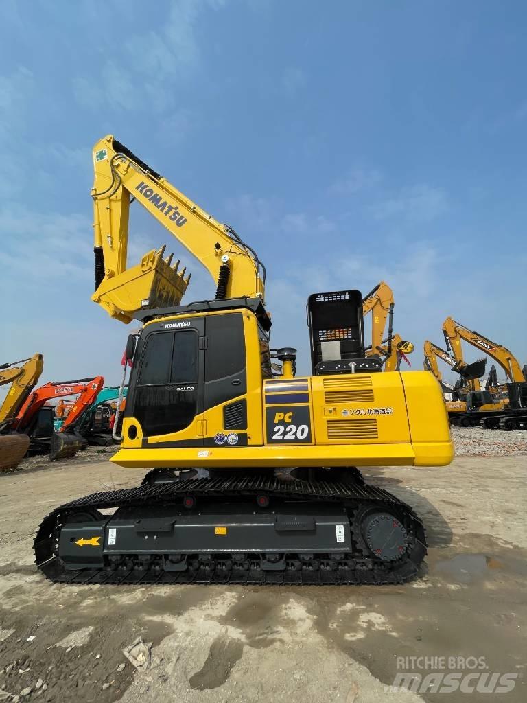 Komatsu PC 220 حفارات زحافة