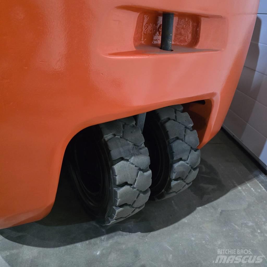 Toyota 8 FBEK 16 T شاحنات ذات رافعات شوكية تعمل بالكهرباء