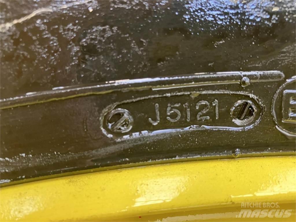 BKT 520/85R38 الإطارات والعجلات والحافات