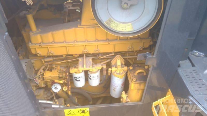 Shantui SD32 بلدوزرات مجنزرة