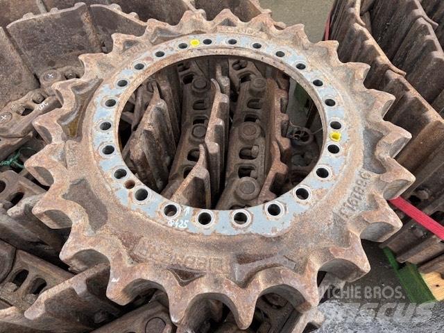 Liebherr R 944 C HD المسارات والسلاسل والهيكل السفلي