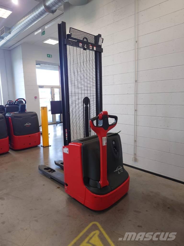 Linde L 12 معدات التكديس الجوالة