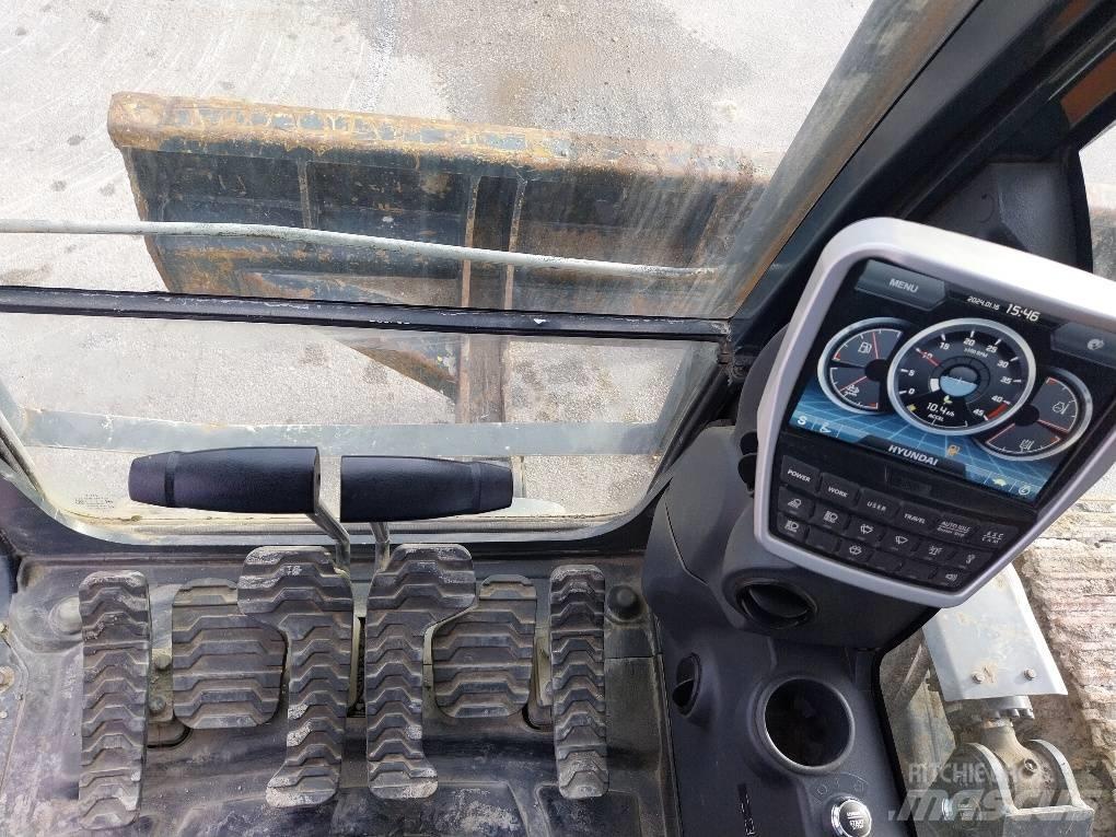 Hyundai HX 235 LCR حفارات زحافة
