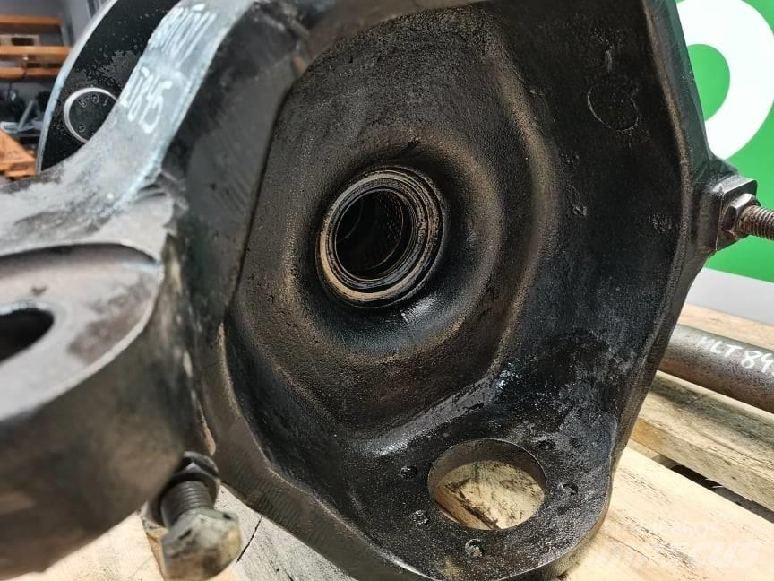 Manitou MHT 790 axle محور العجلة