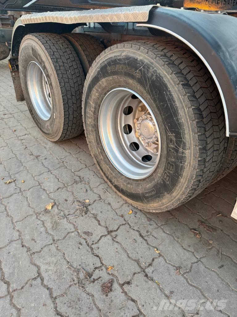 Volvo FH 650 شاحنات أشجار