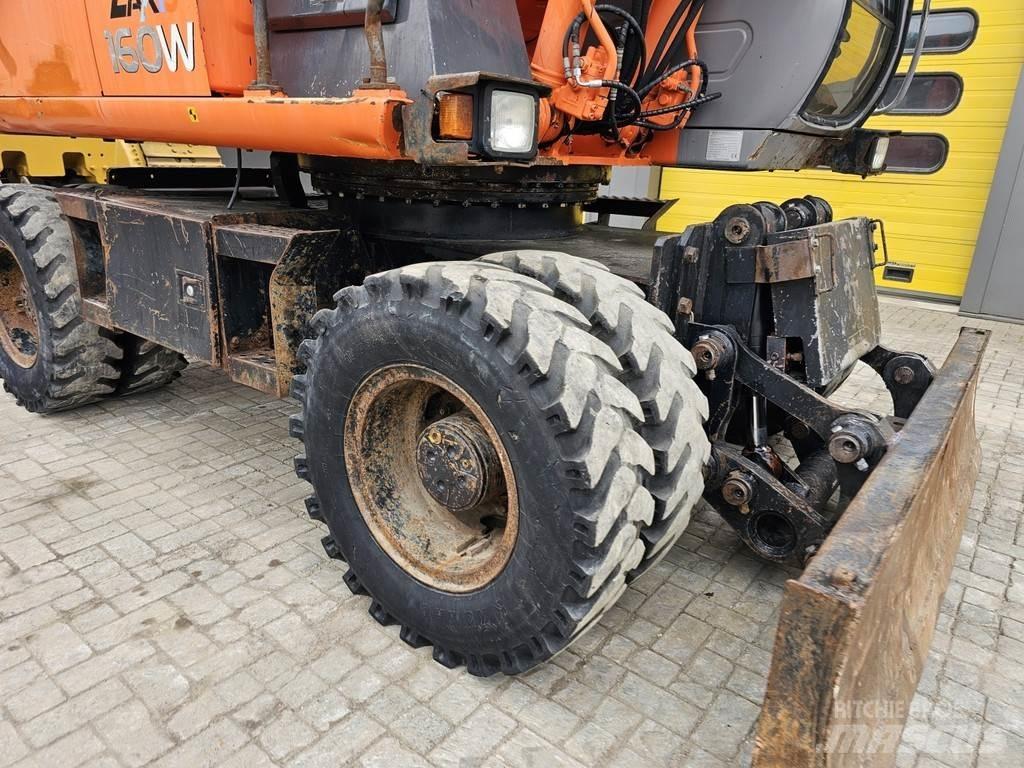 Hitachi ZX160W حفارات بعجل