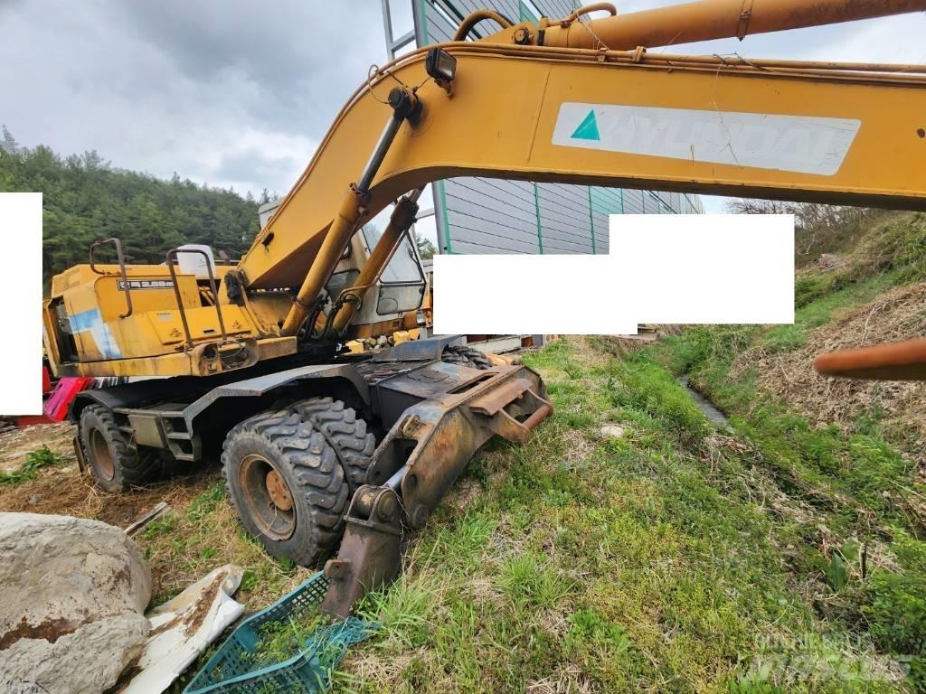 Hyundai ROBEX 2000W حفارات بعجل