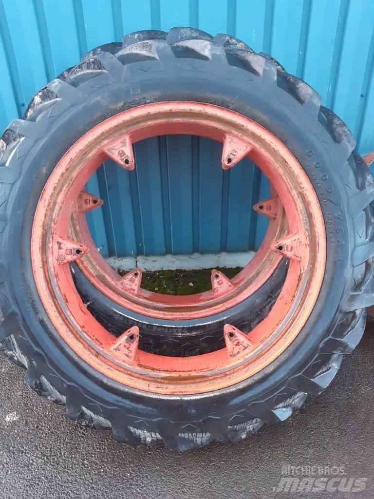 Goodyear 12.4-36 الإطارات والعجلات والحافات