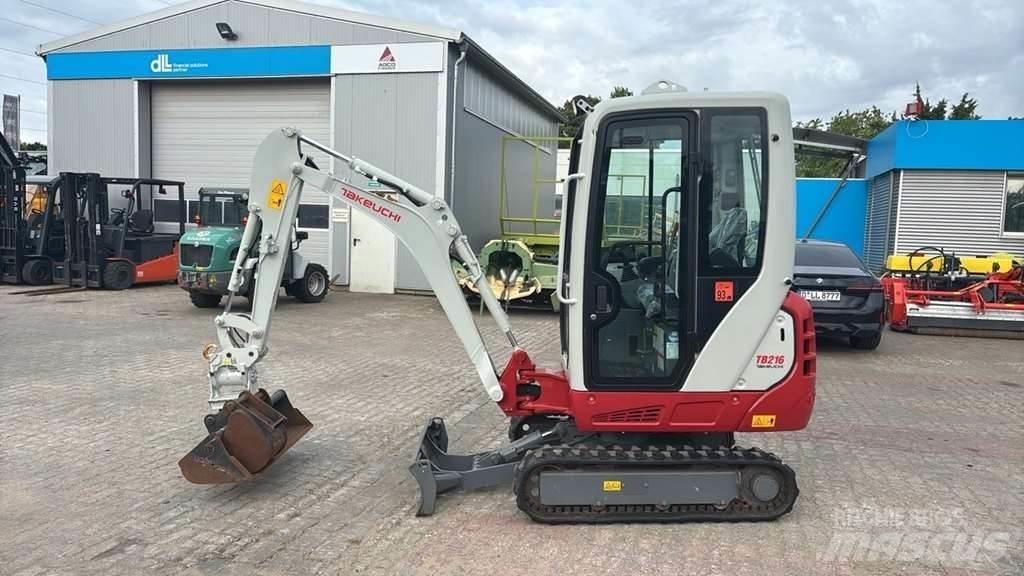 Takeuchi TB216 A حفارات صغيرة أقل من 7 طن (حفارات صغيرة)