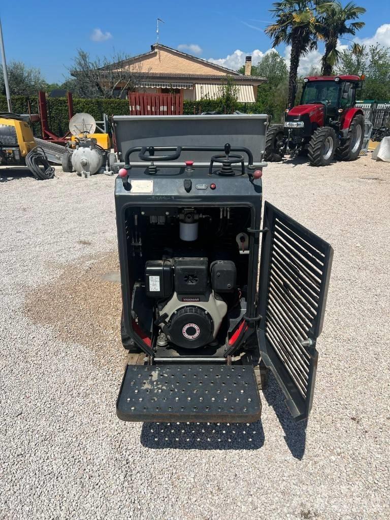 C&F T 85 HT عربات نقل قلابة مجنزرة