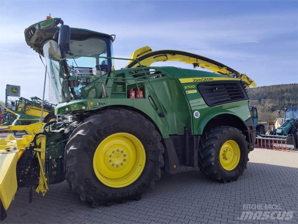 John Deere 9700i علافات ذاتية الدفع