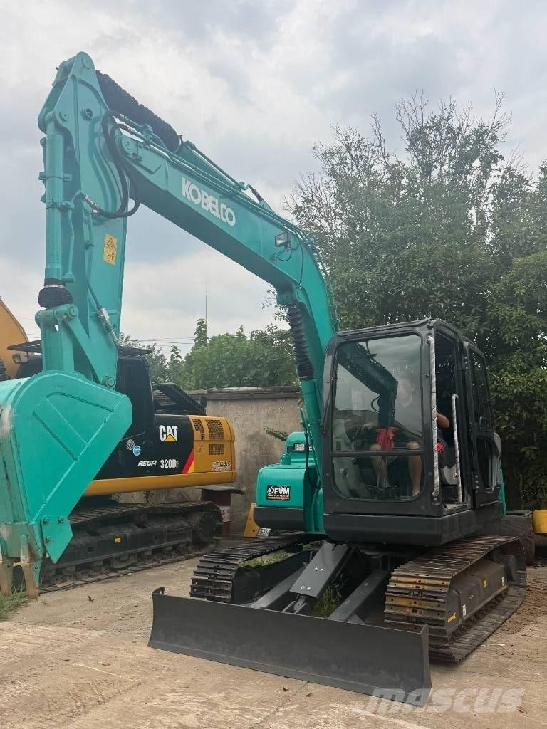 Kobelco SK 75 حفارات وسط 7 طن - 12 طن