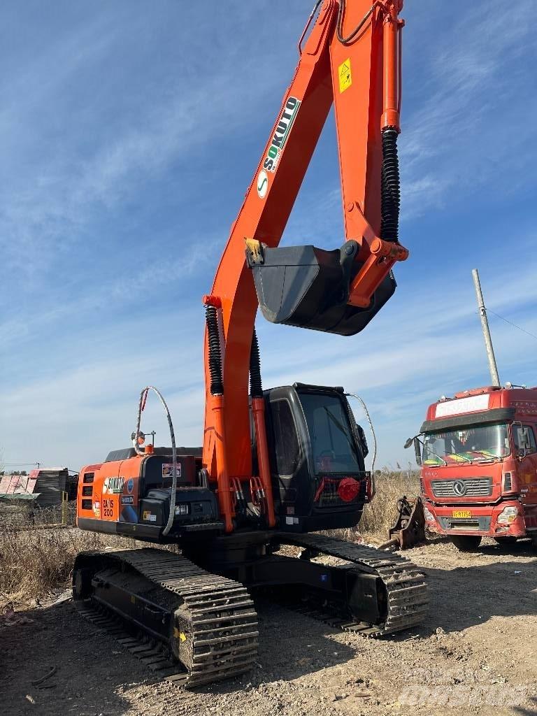 Hitachi ZX 200 حفارات زحافة