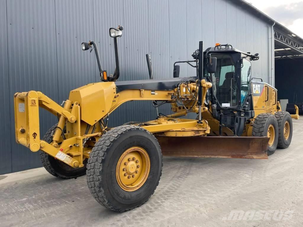 CAT 140M معدات تمهيد الطرق