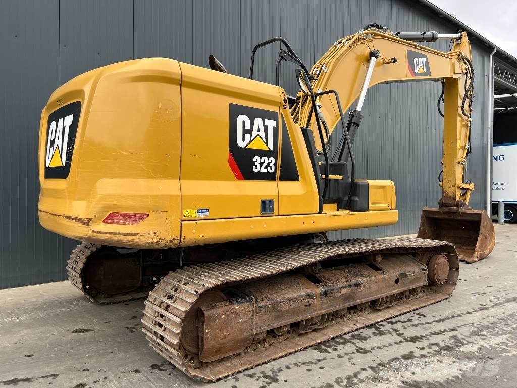 CAT 323 07A حفارات زحافة