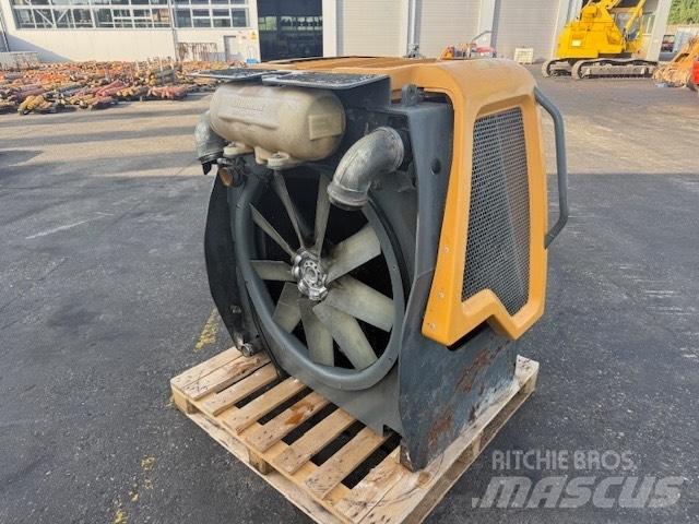 Liebherr L 556 مشعات