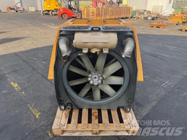 Liebherr L 556 مشعات