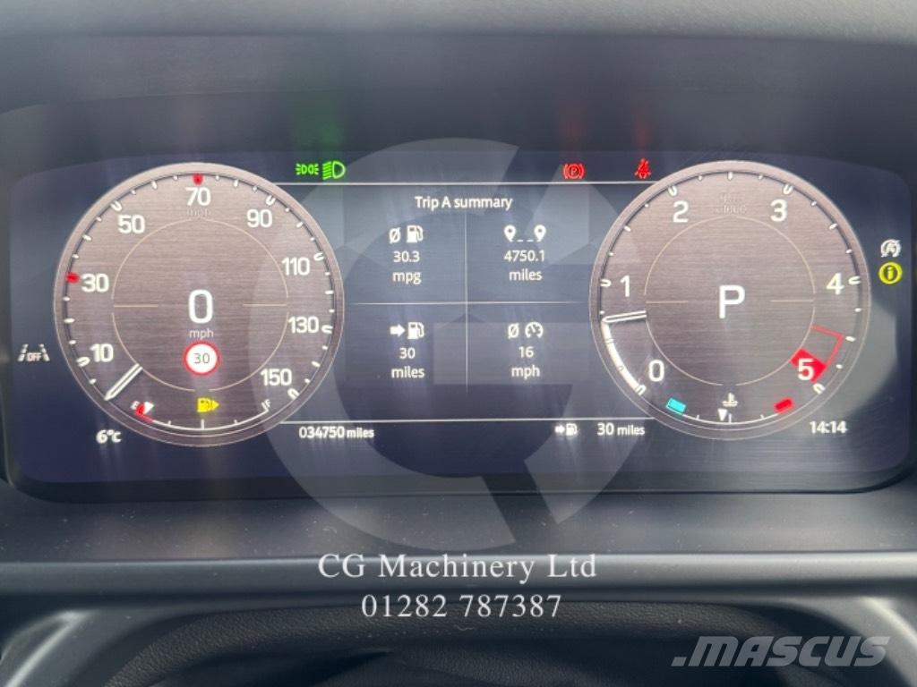 Land Rover Defender شاحنة مقفلة