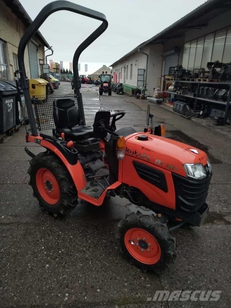 Kubota B 1181 جرارات مدمجة