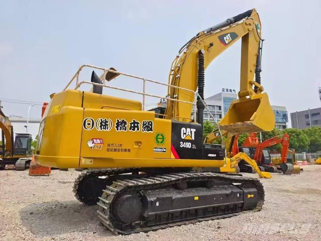CAT 349 D L حفارات زحافة