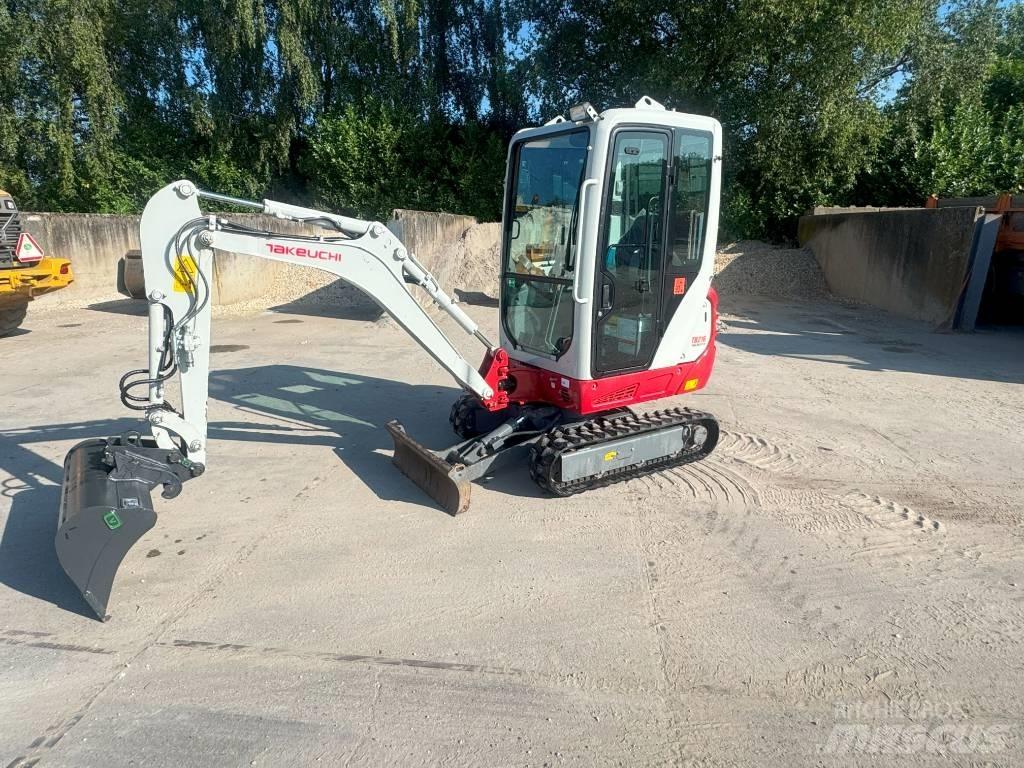 Takeuchi TB 216 حفارات صغيرة أقل من 7 طن (حفارات صغيرة)