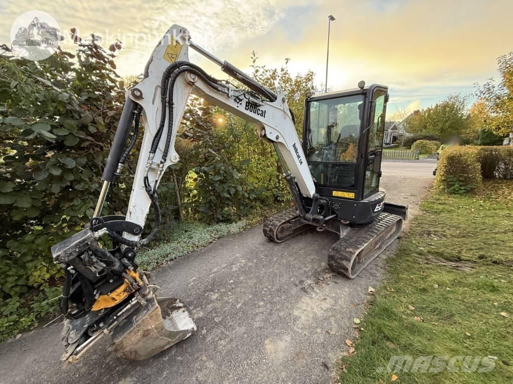 Bobcat E 27 + Släp حفارات صغيرة أقل من 7 طن (حفارات صغيرة)