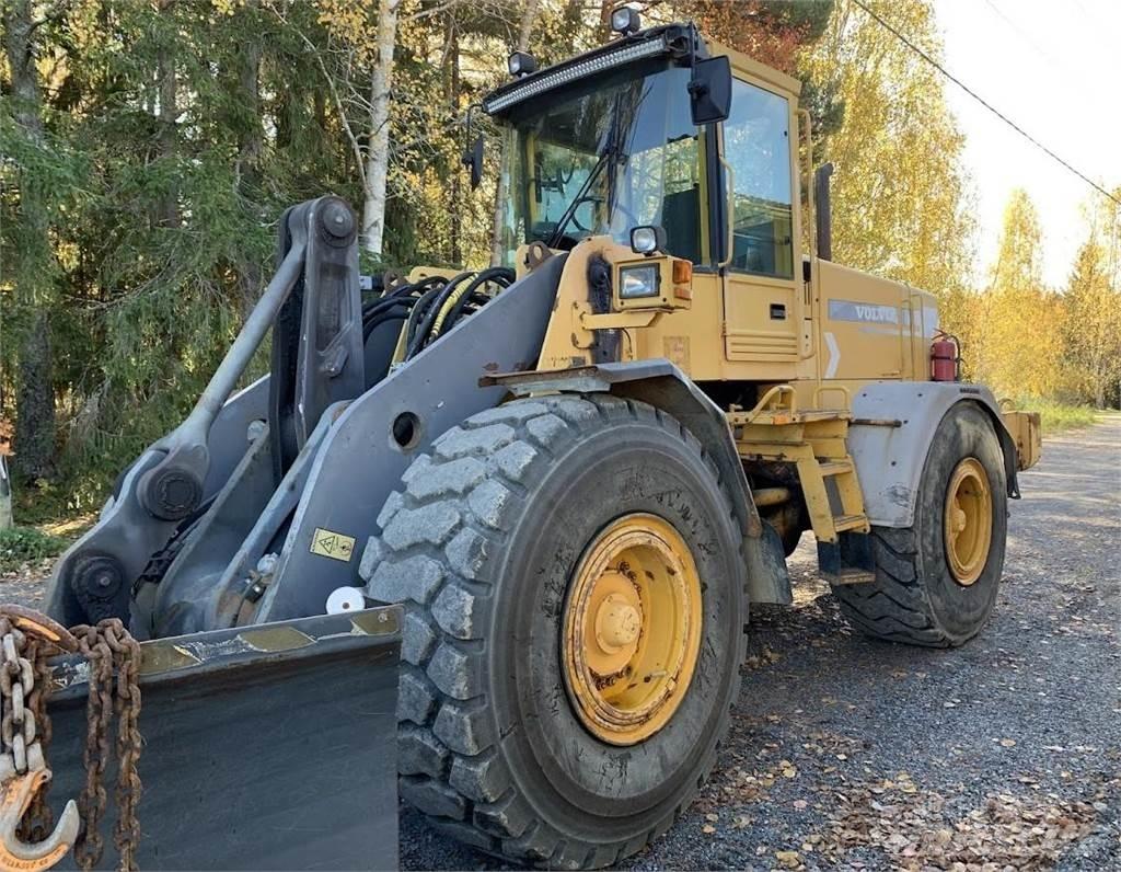 Volvo L120C لوادر بعجل