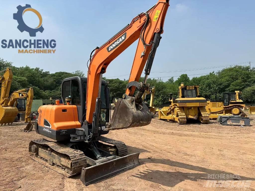 Doosan DX 60 حفارات صغيرة أقل من 7 طن (حفارات صغيرة)