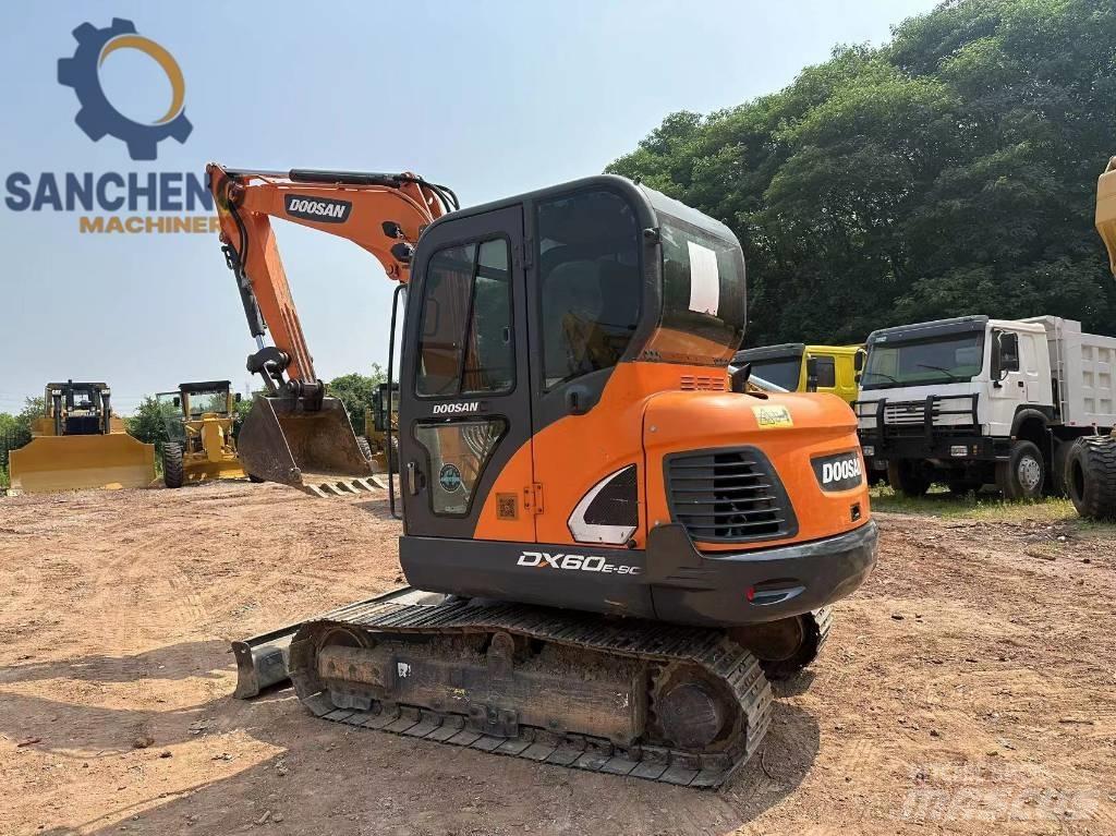 Doosan DX 60 حفارات صغيرة أقل من 7 طن (حفارات صغيرة)