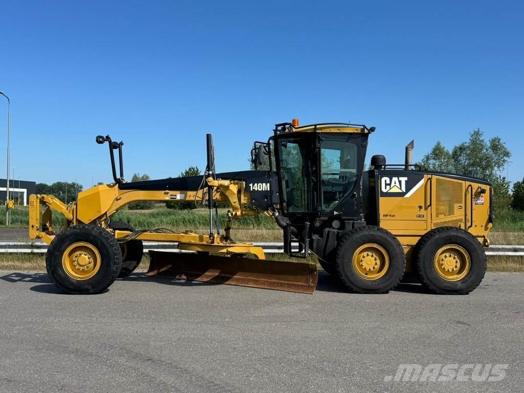CAT 140M معدات تمهيد الطرق
