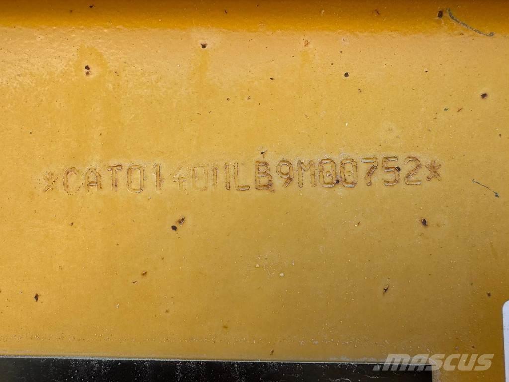 CAT 140M معدات تمهيد الطرق