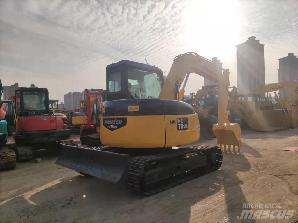 Komatsu pc78 حفارات زحافة
