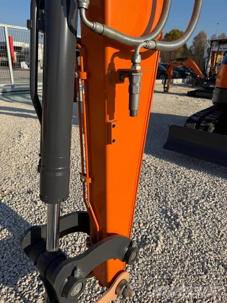 Develon DX 55 R-7 حفارات زحافة