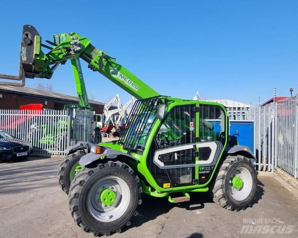Merlo TF 33.7 مناولات متداخلة